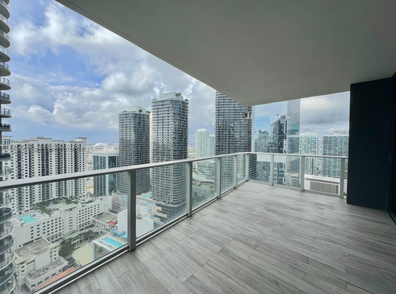 1010 Brickell Ave 3711
