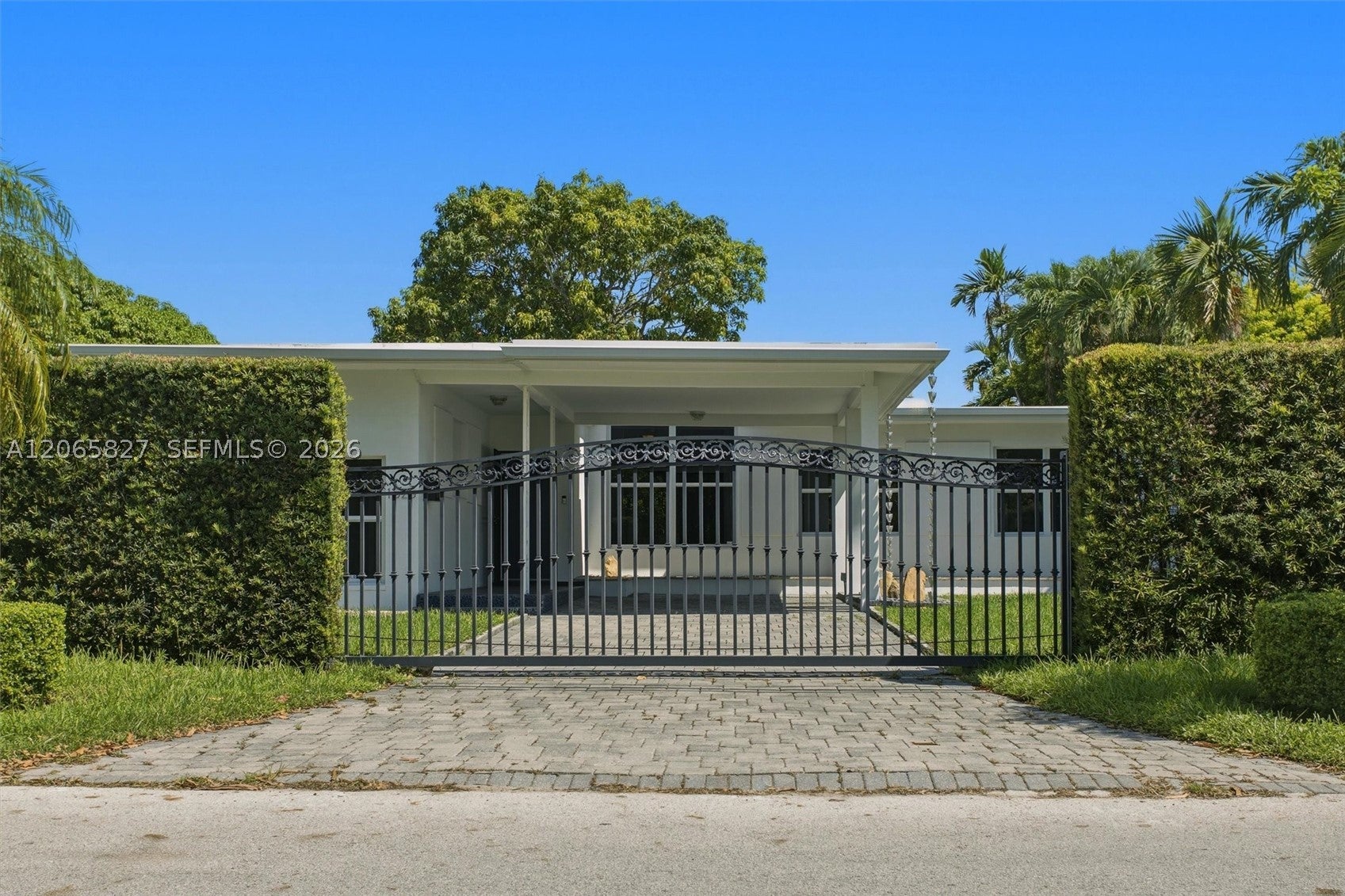 1525 Calais Dr