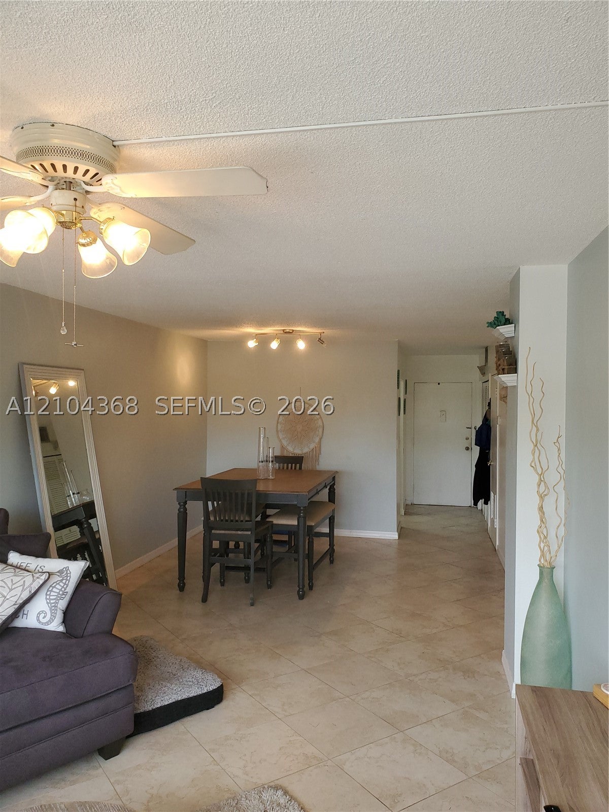 2555 NE 11th St 301