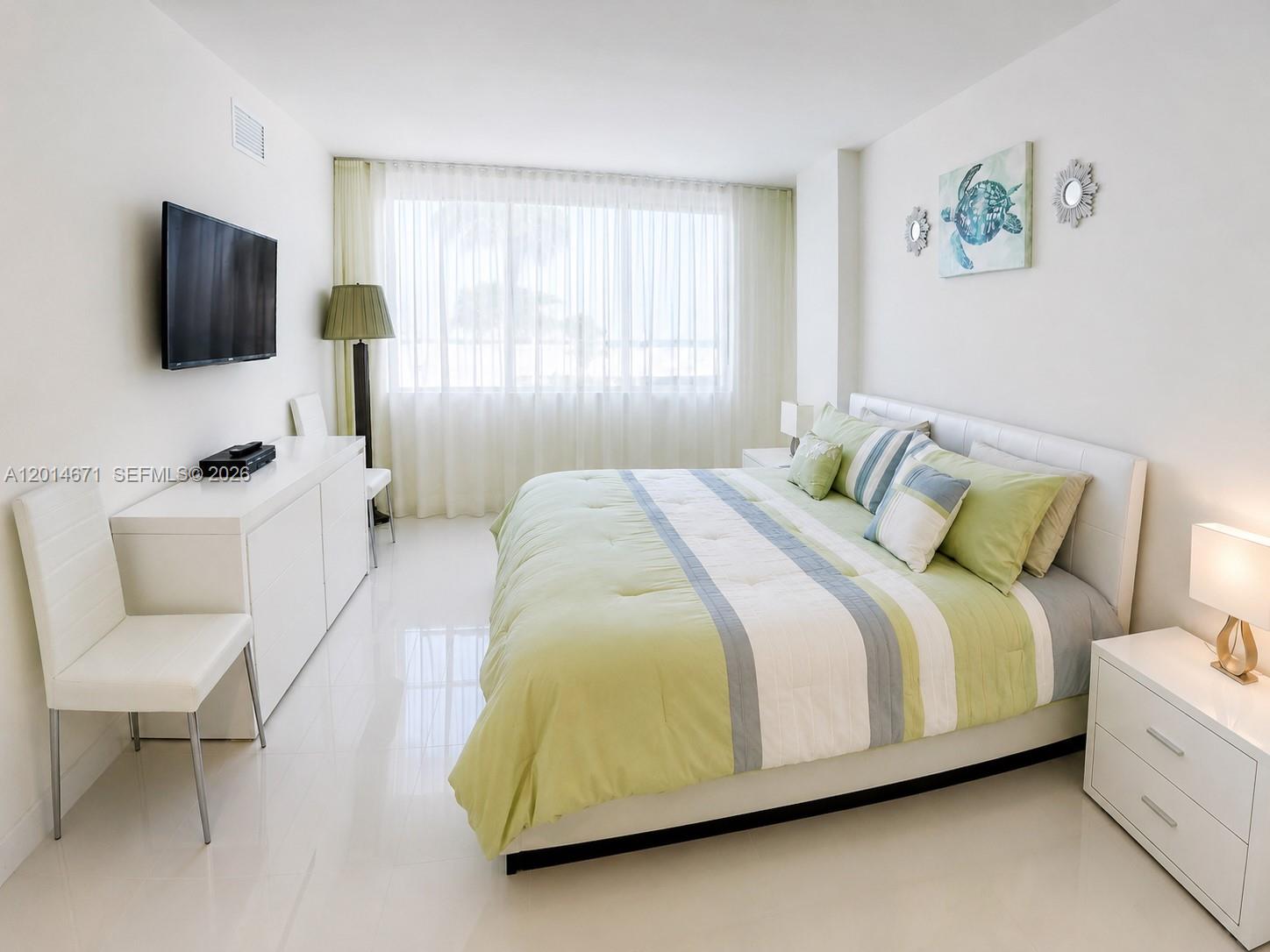 THE COLLINS CONDO - Residential Lease