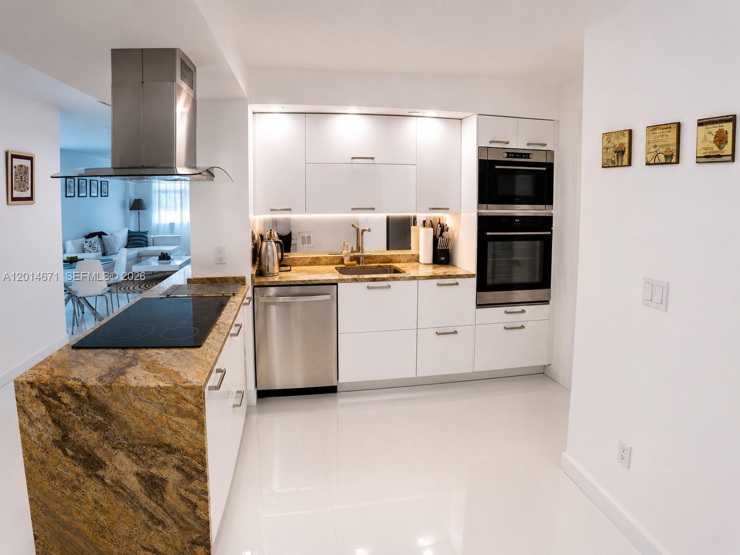 THE COLLINS CONDO - Residential Lease
