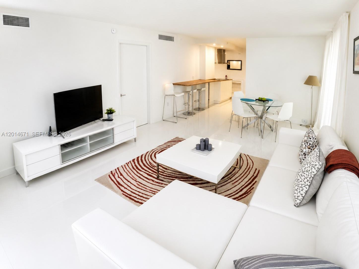 THE COLLINS CONDO - Residential Lease