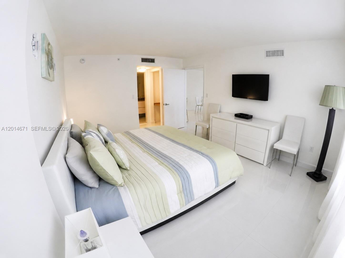 THE COLLINS CONDO - Residential Lease