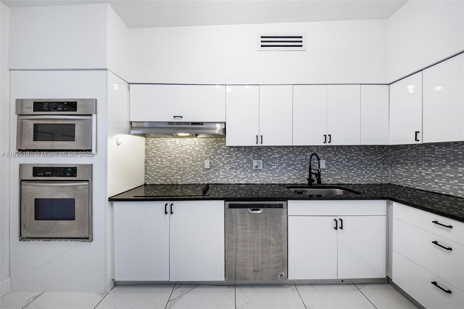 9400 CONDO APTS - Residential Lease