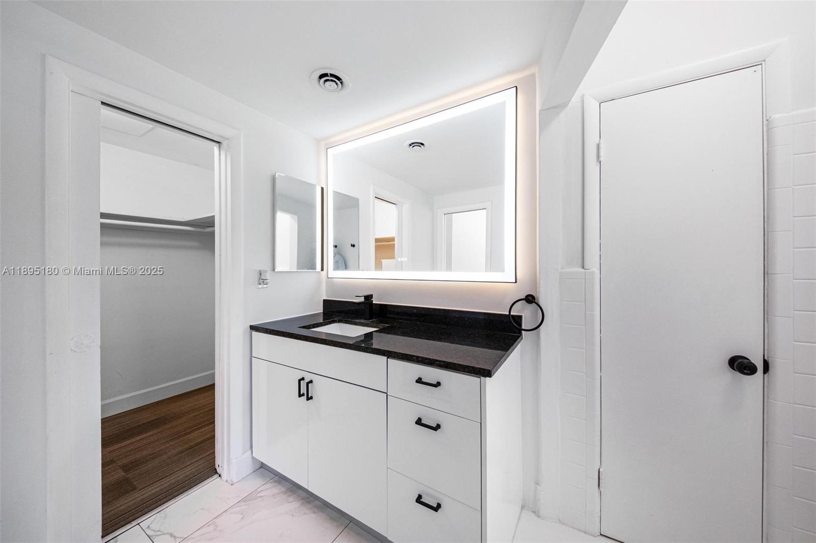 9400 CONDO APTS - Residential Lease