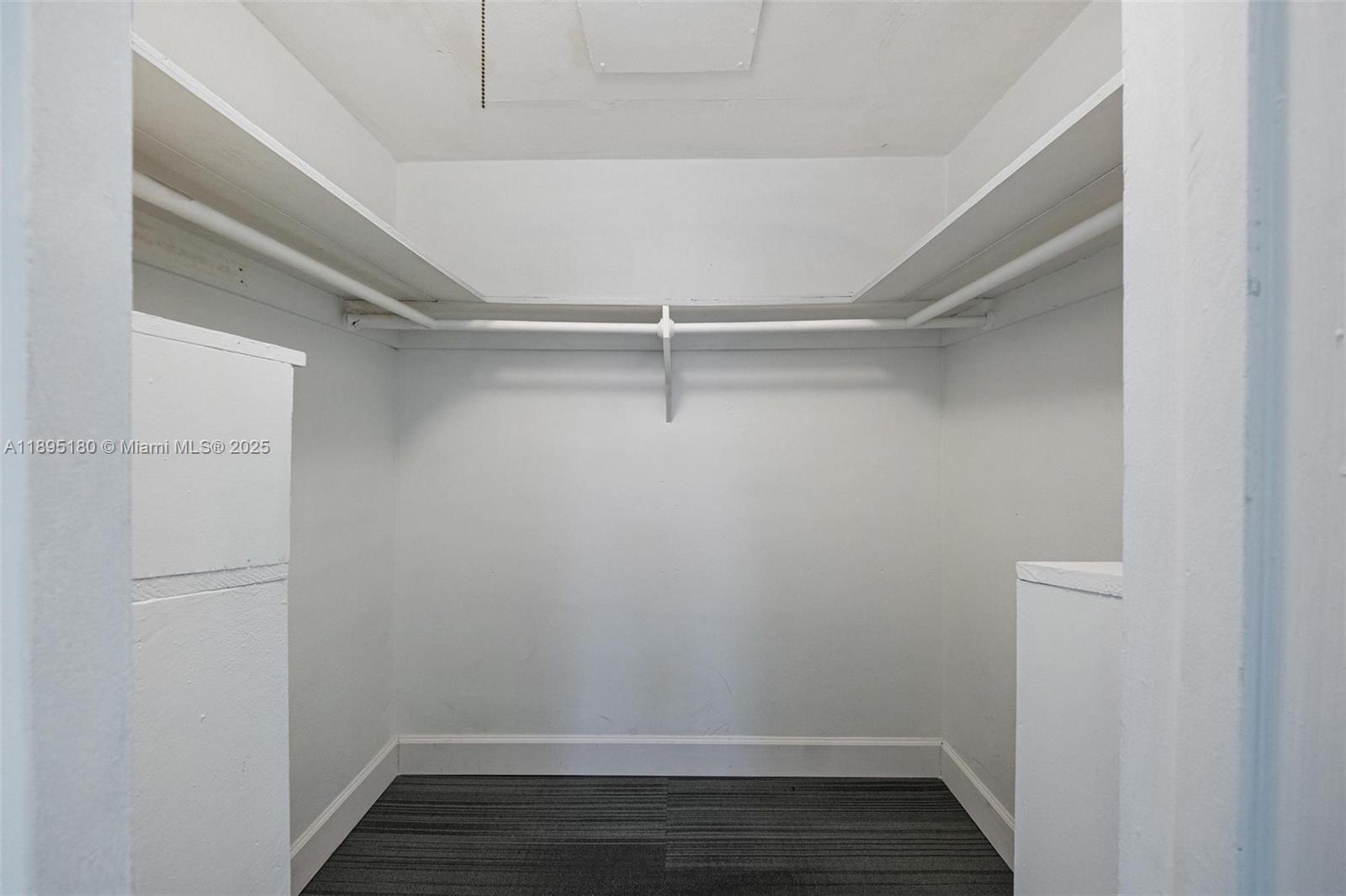 9400 CONDO APTS - Residential Lease