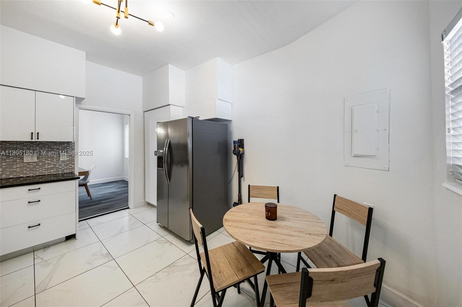 9400 CONDO APTS - Residential Lease