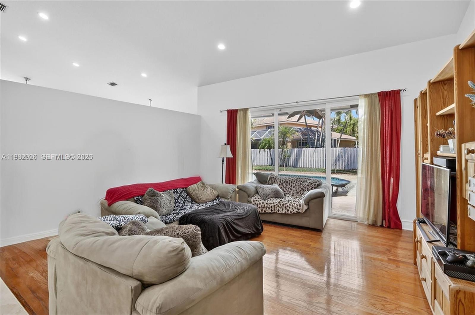 SILVER LAKES AT PEMBROKE - Residential