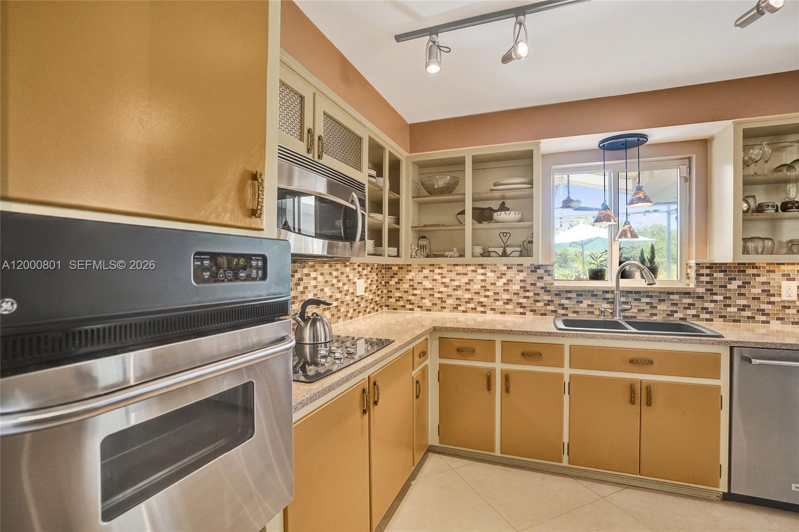 TROPICAL MANORS ADD - Residential Lease