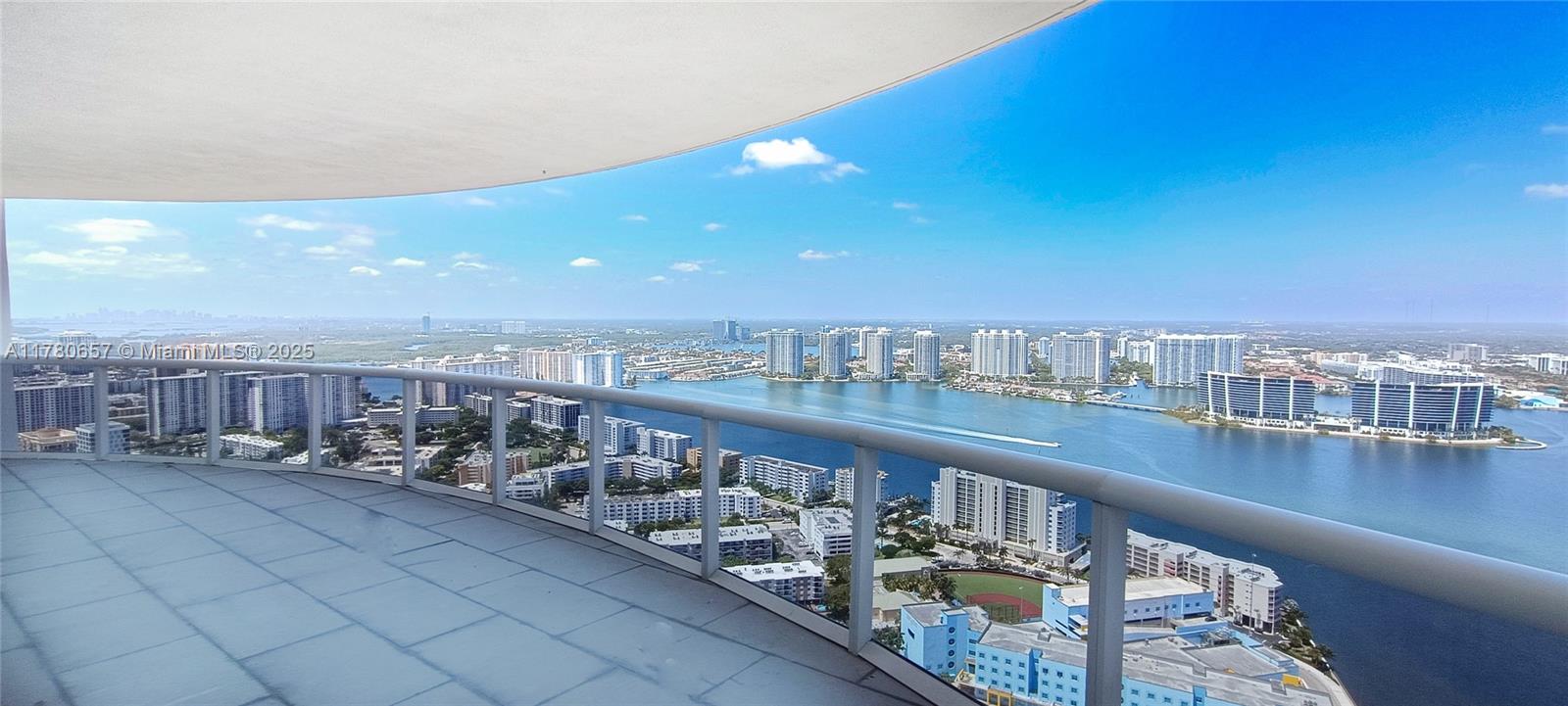 TRUMP ROYALE CONDO - Residential