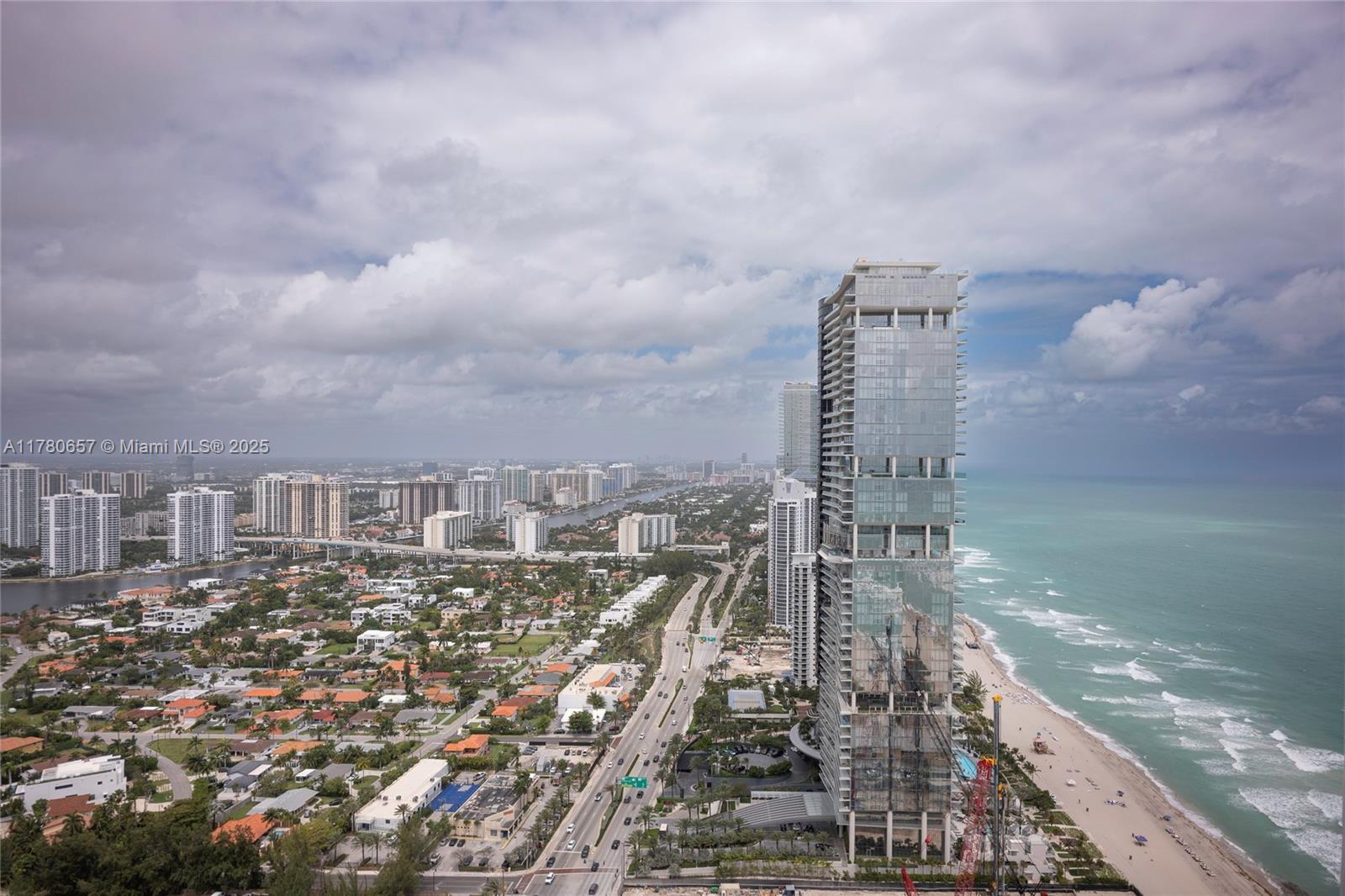 TRUMP ROYALE CONDO - Residential
