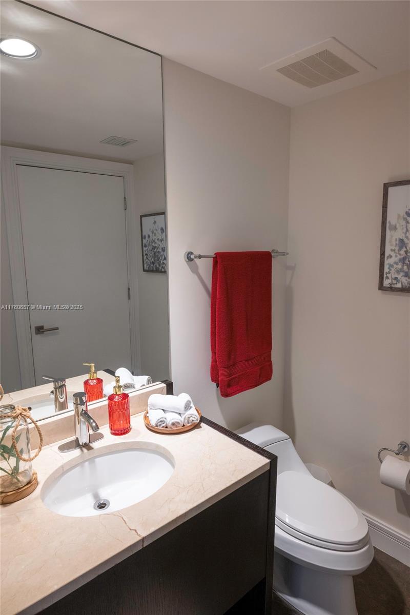 TRUMP ROYALE CONDO - Residential