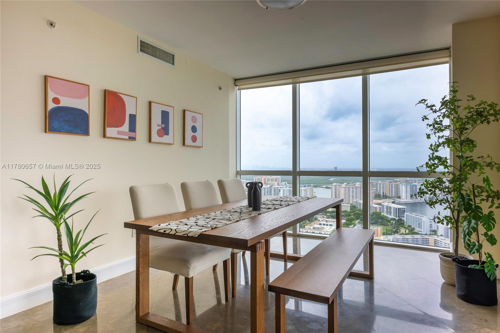 TRUMP ROYALE CONDO - Residential