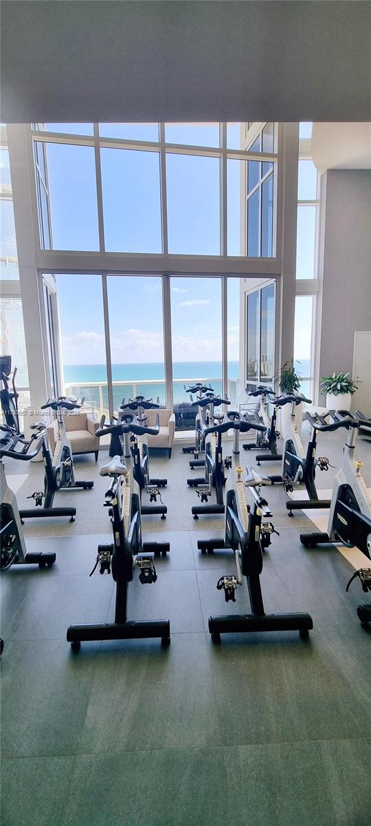 TRUMP ROYALE CONDO - Residential