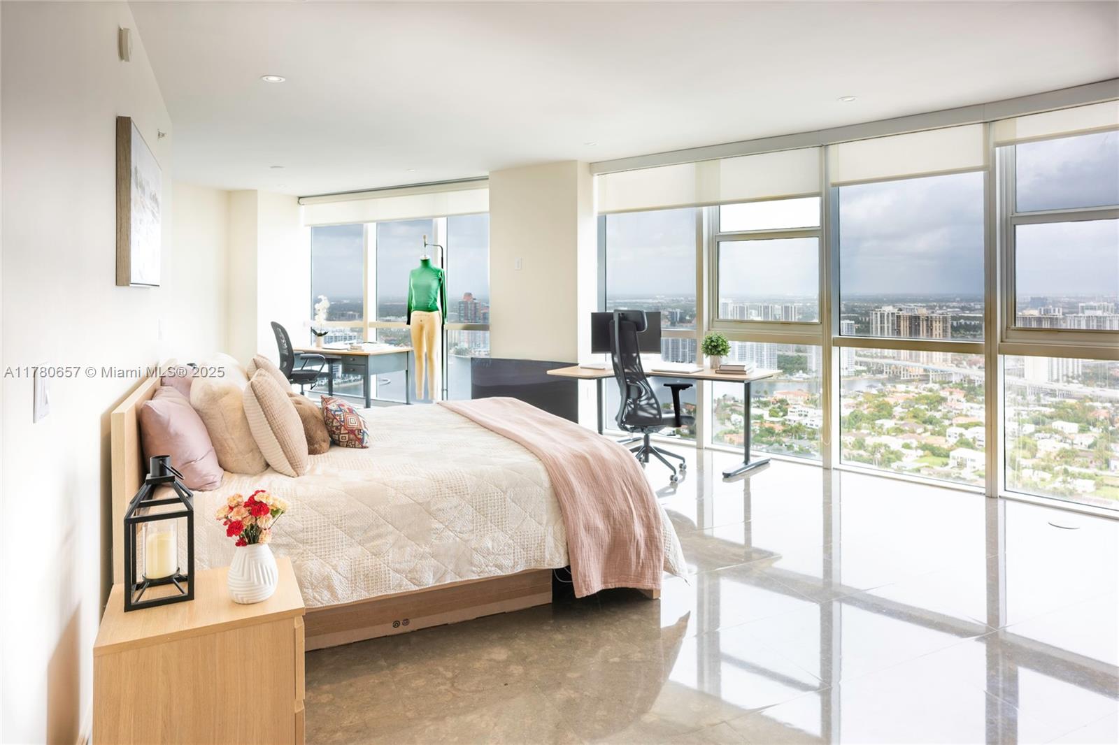 TRUMP ROYALE CONDO - Residential