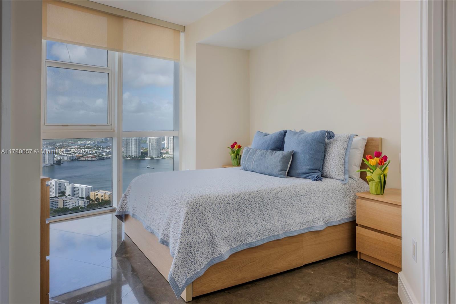 TRUMP ROYALE CONDO - Residential