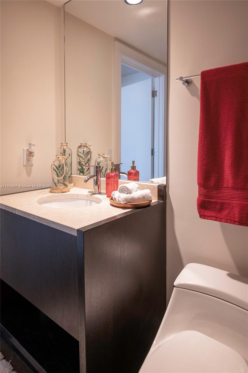 TRUMP ROYALE CONDO - Residential