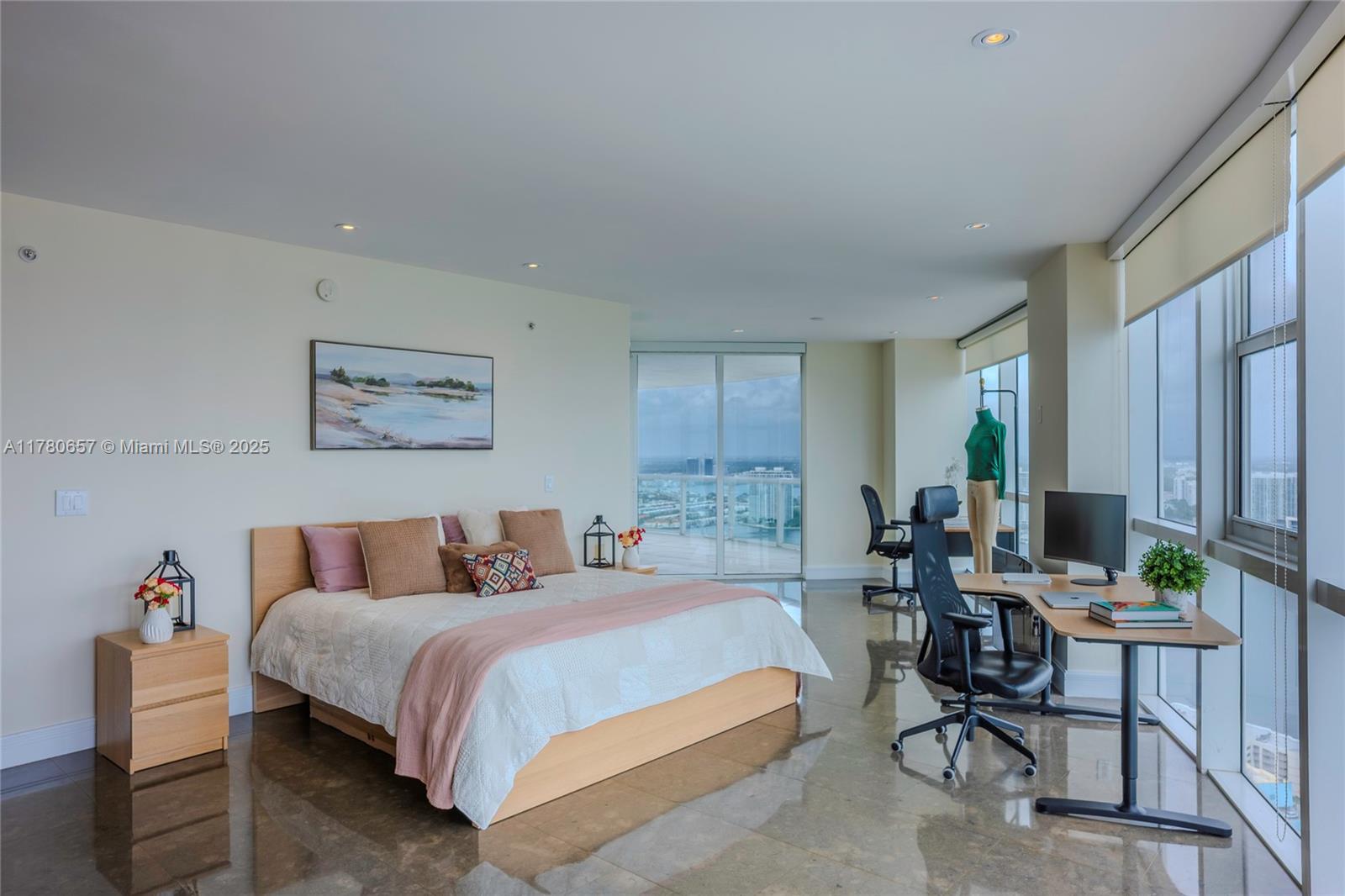 TRUMP ROYALE CONDO - Residential