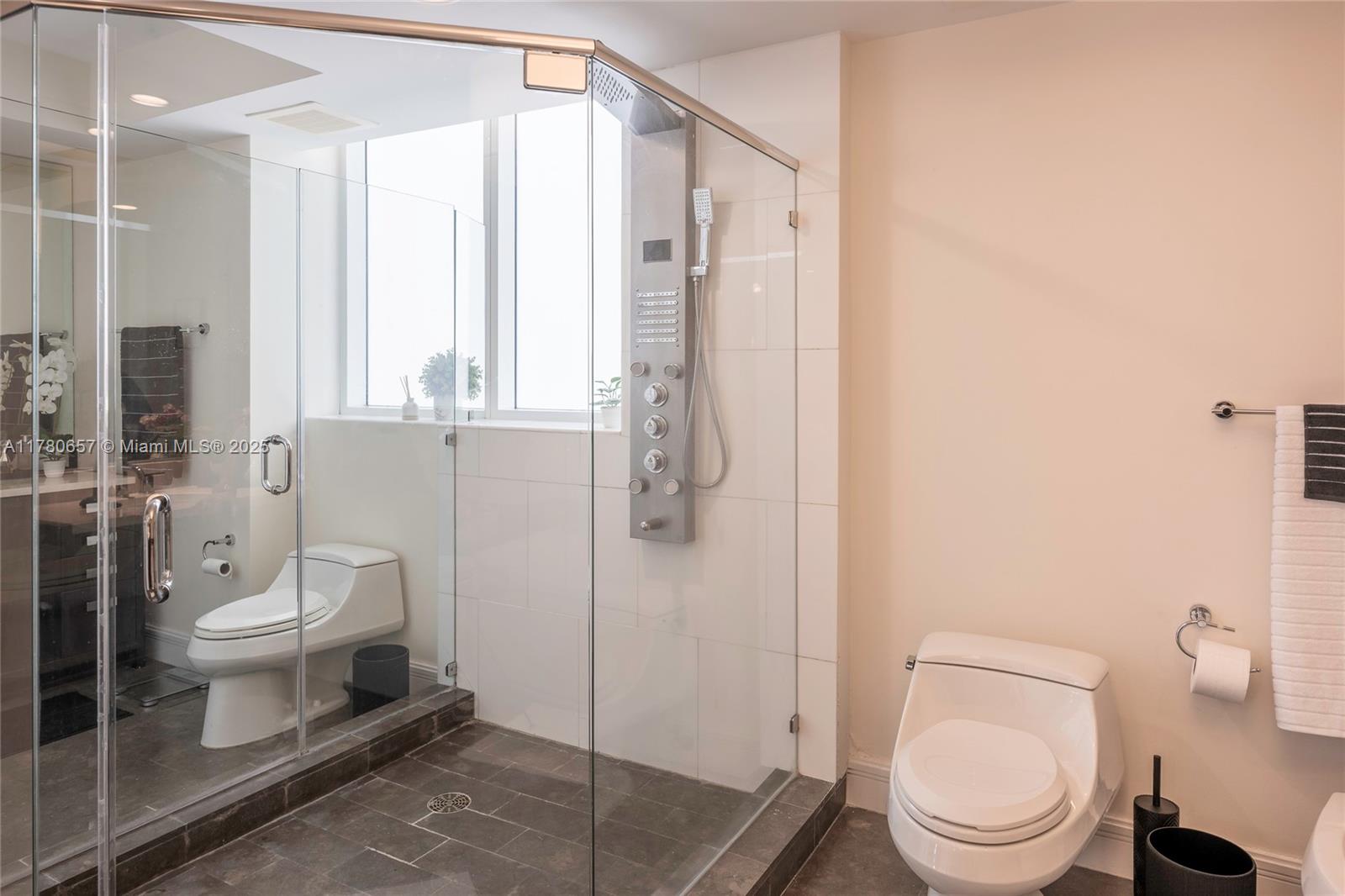 TRUMP ROYALE CONDO - Residential
