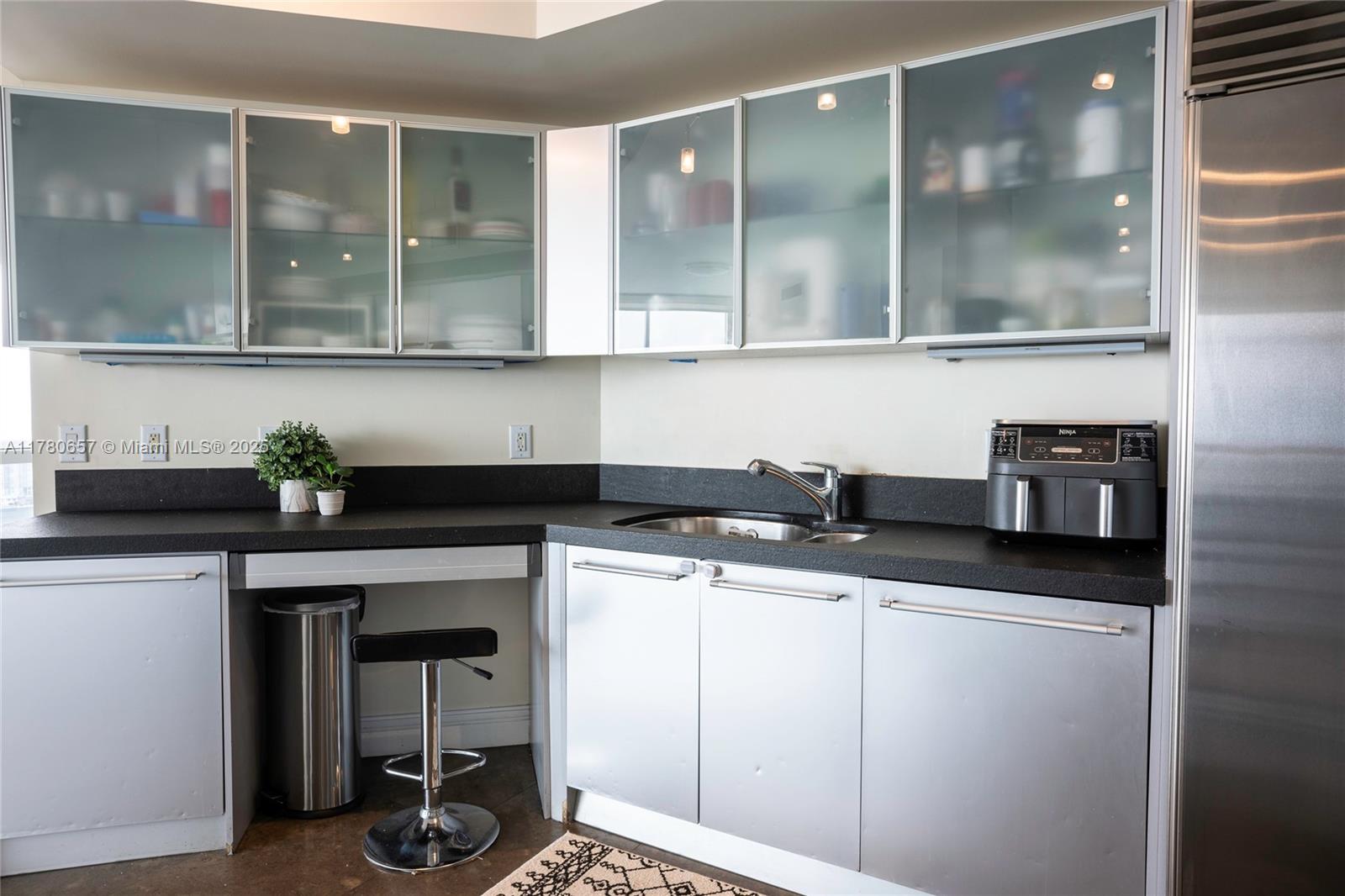 TRUMP ROYALE CONDO - Residential