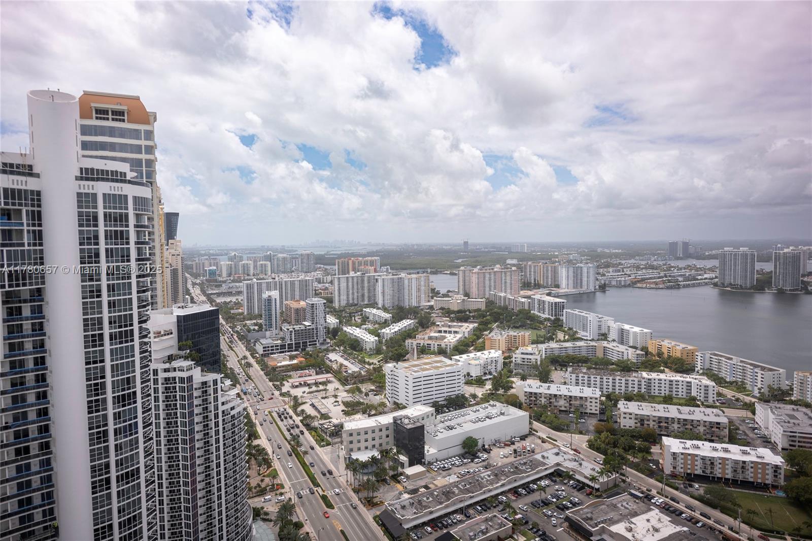 TRUMP ROYALE CONDO - Residential