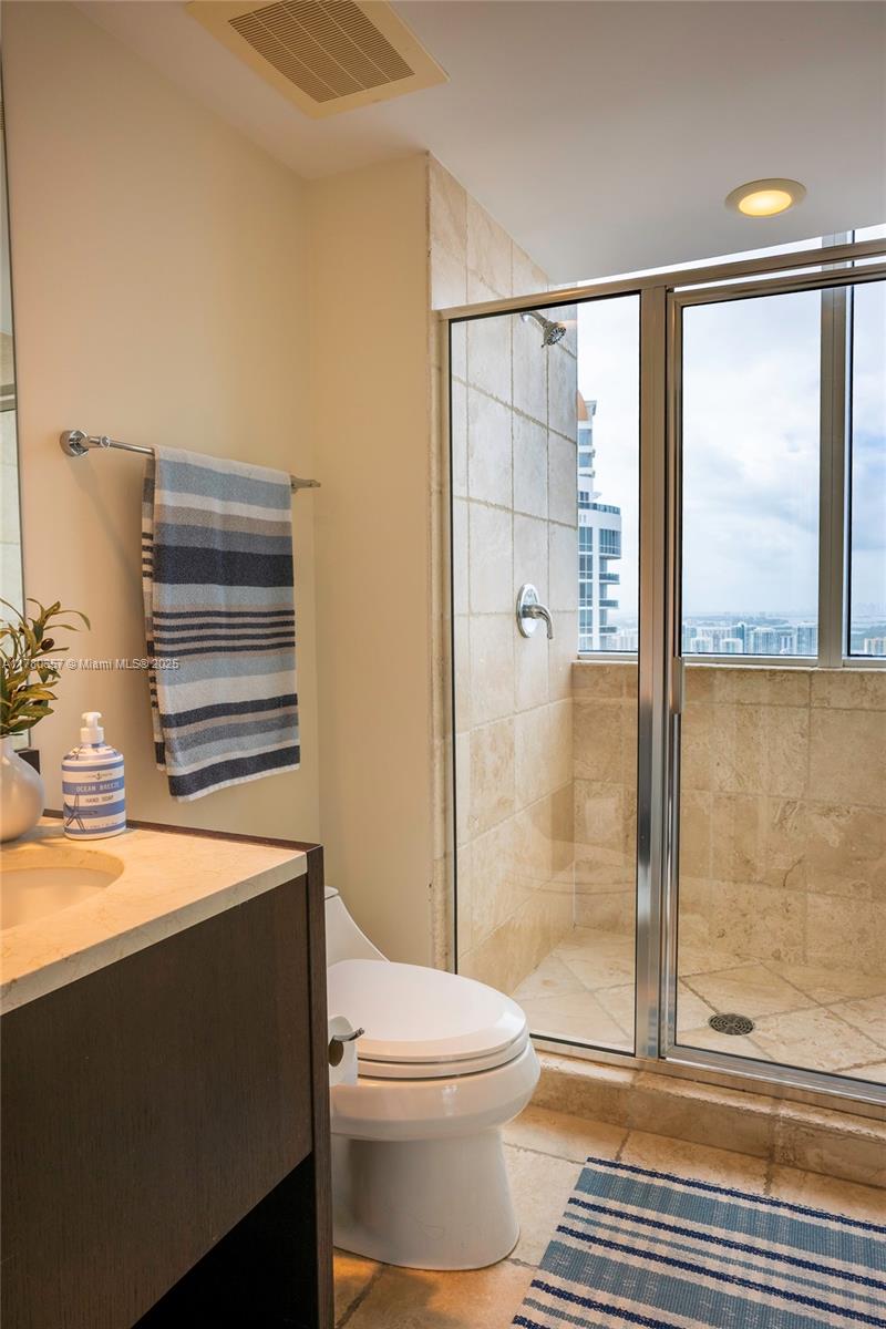 TRUMP ROYALE CONDO - Residential