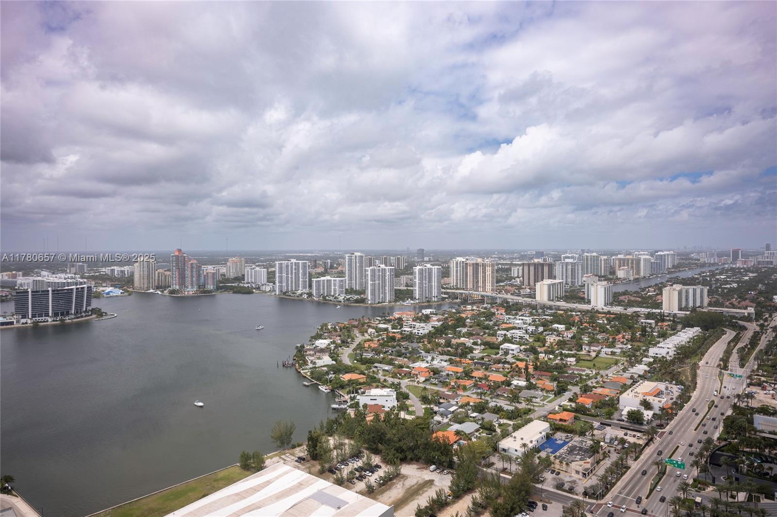 TRUMP ROYALE CONDO - Residential