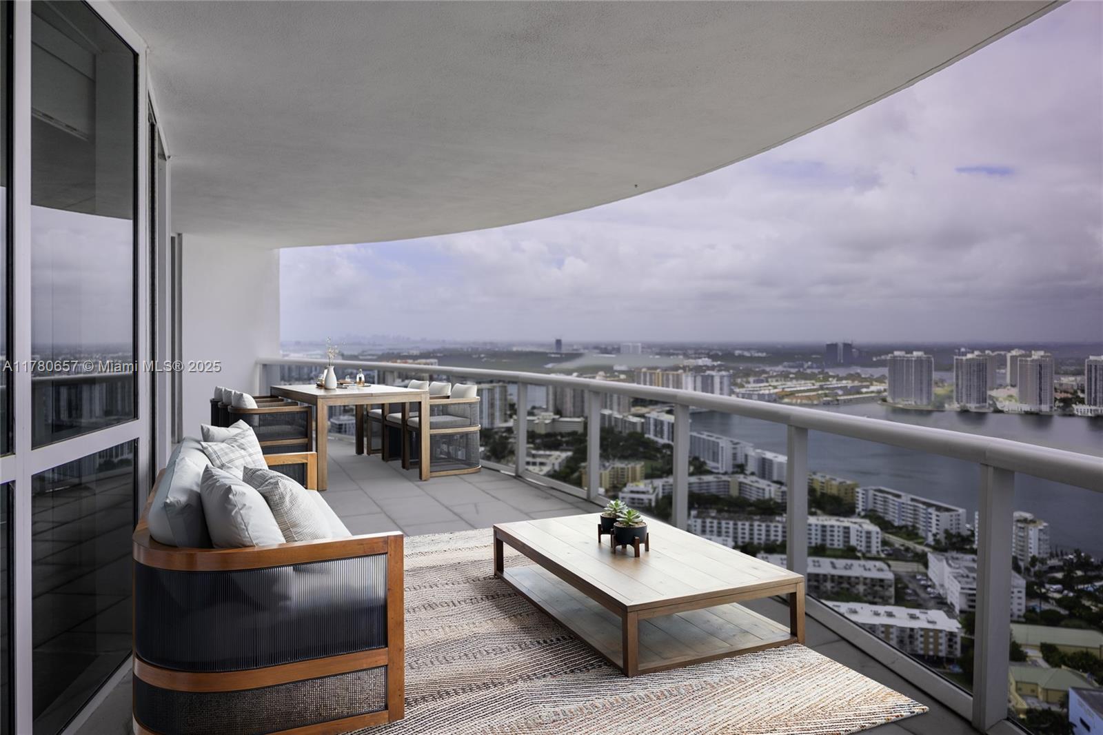 TRUMP ROYALE CONDO - Residential