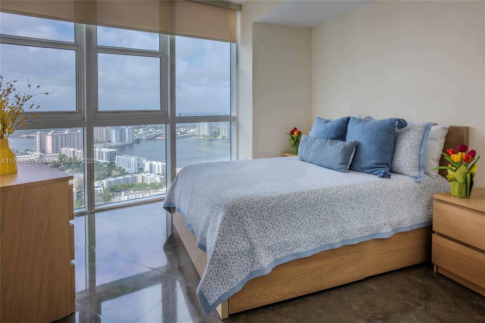 TRUMP ROYALE CONDO - Residential