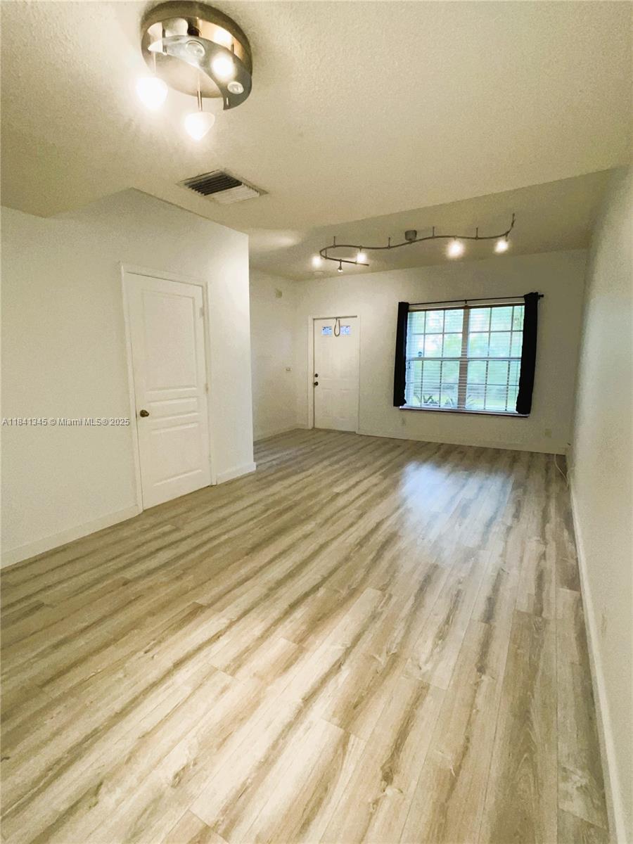 207 Mallory Ct
