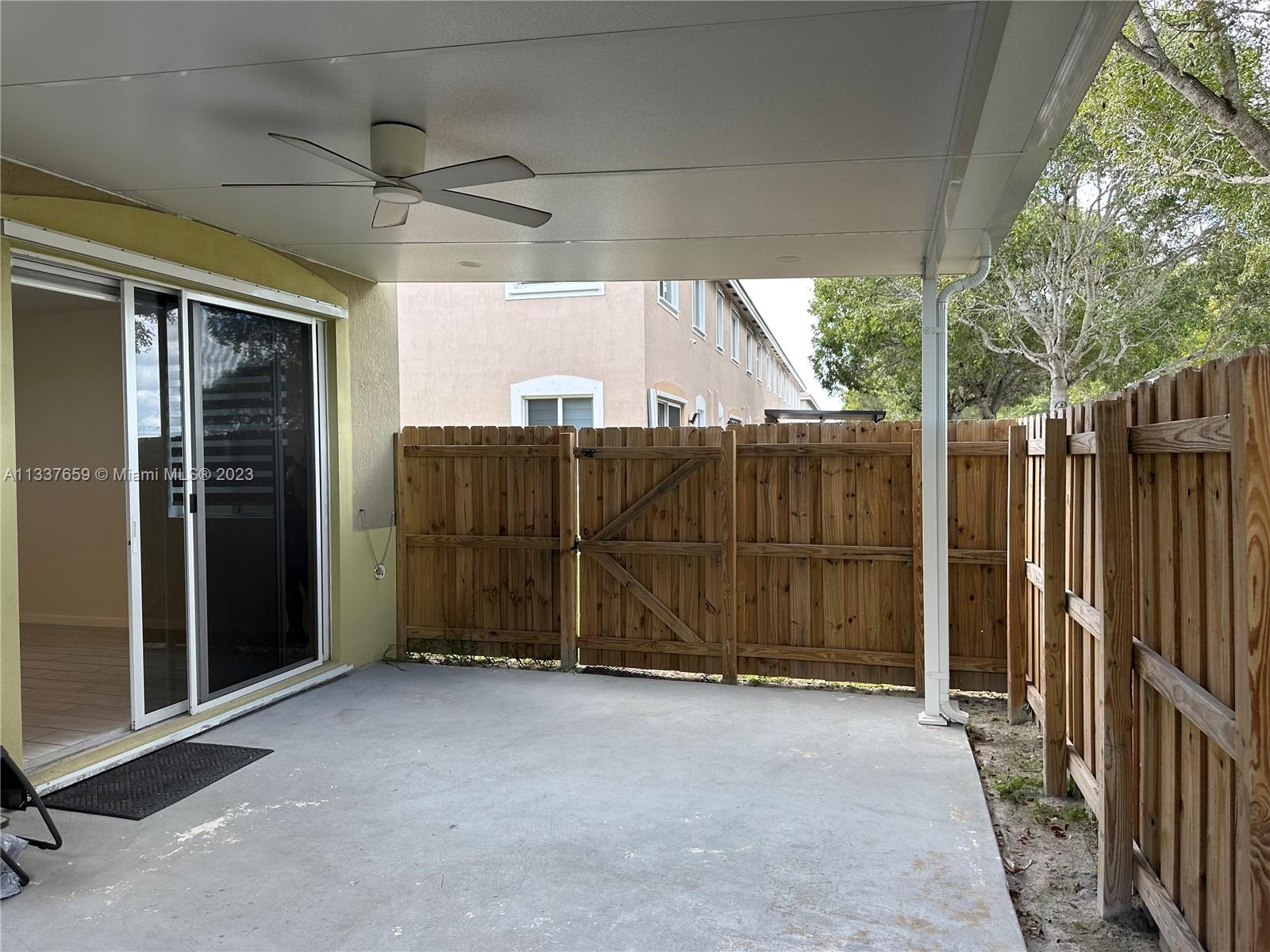 TOWNS AT SEASCAPE - Residential Lease