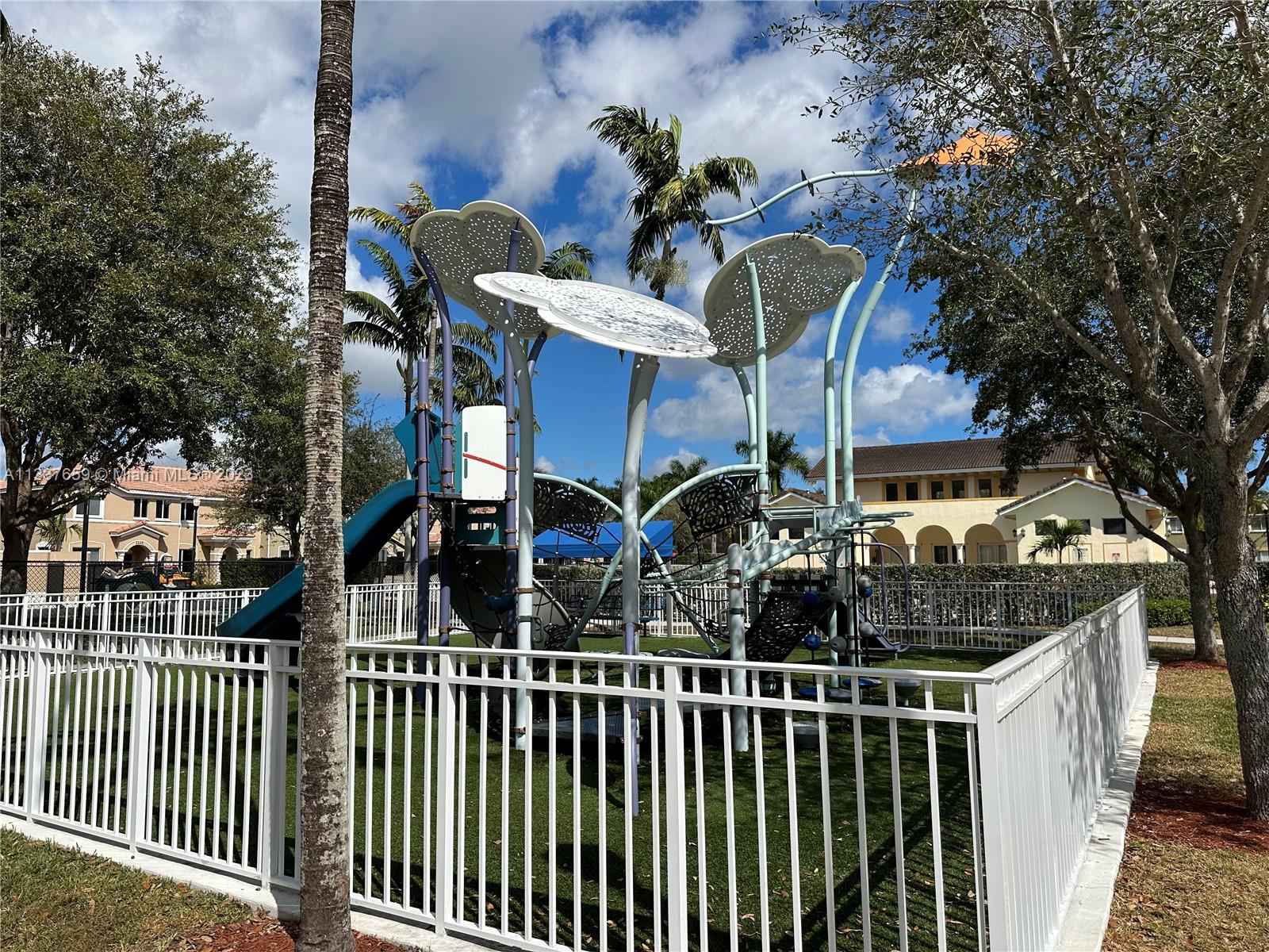 TOWNS AT SEASCAPE - Residential Lease