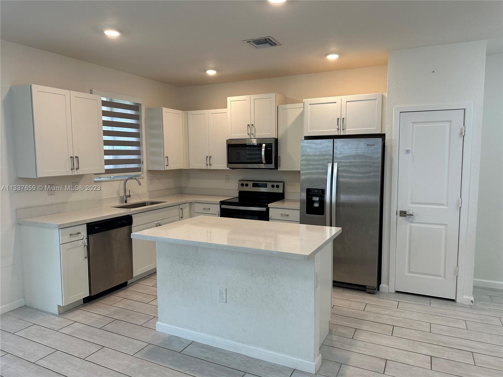 TOWNS AT SEASCAPE - Residential Lease