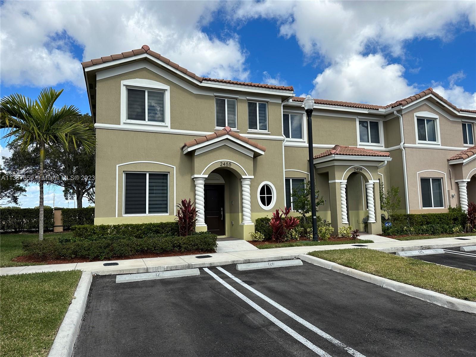 TOWNS AT SEASCAPE - Residential Lease