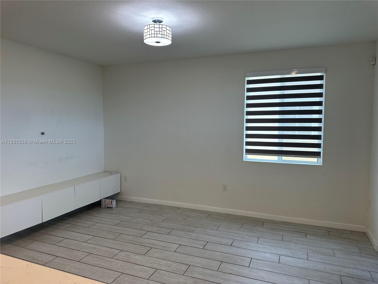 TOWNS AT SEASCAPE - Residential Lease