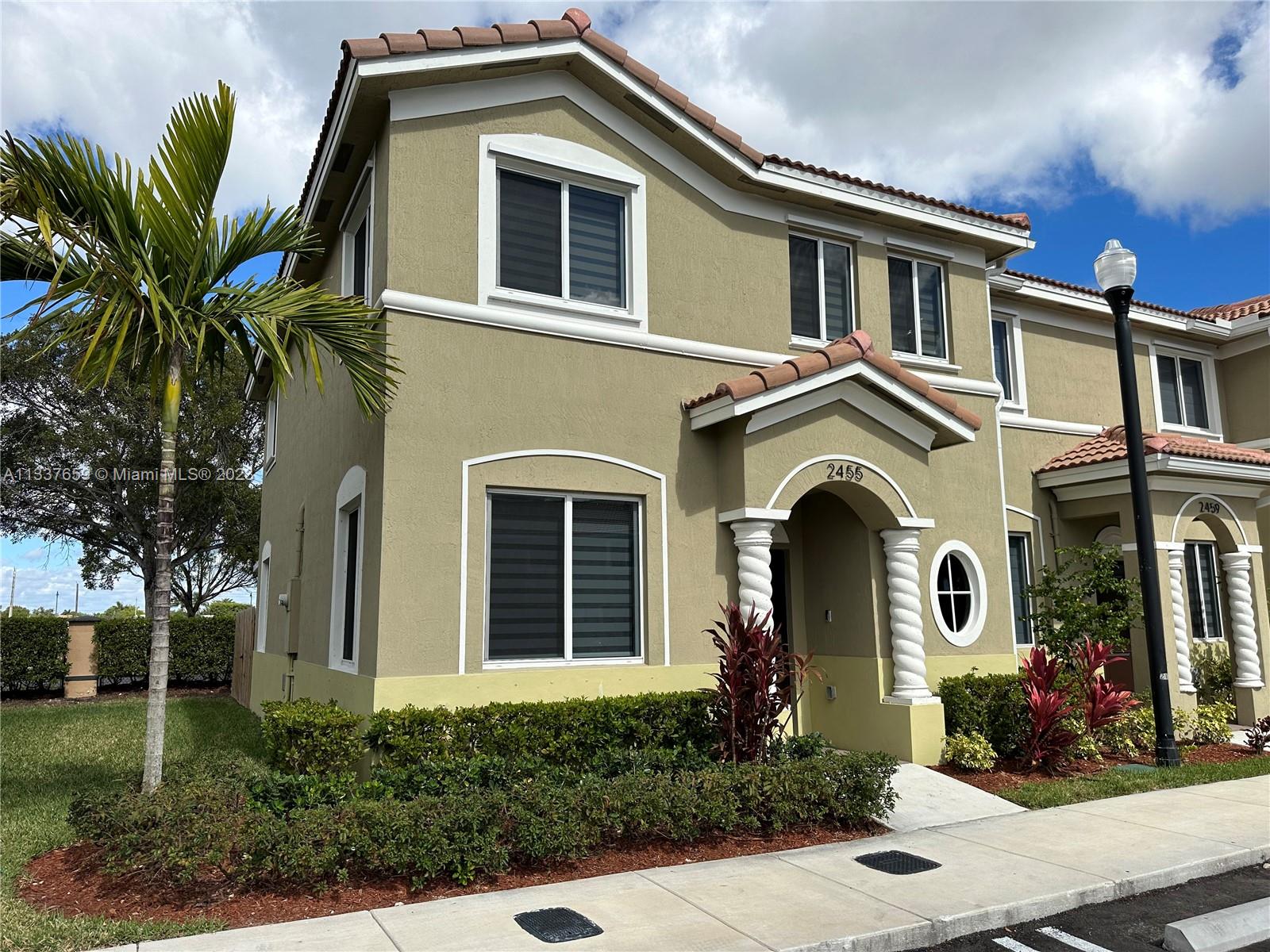 TOWNS AT SEASCAPE - Residential Lease