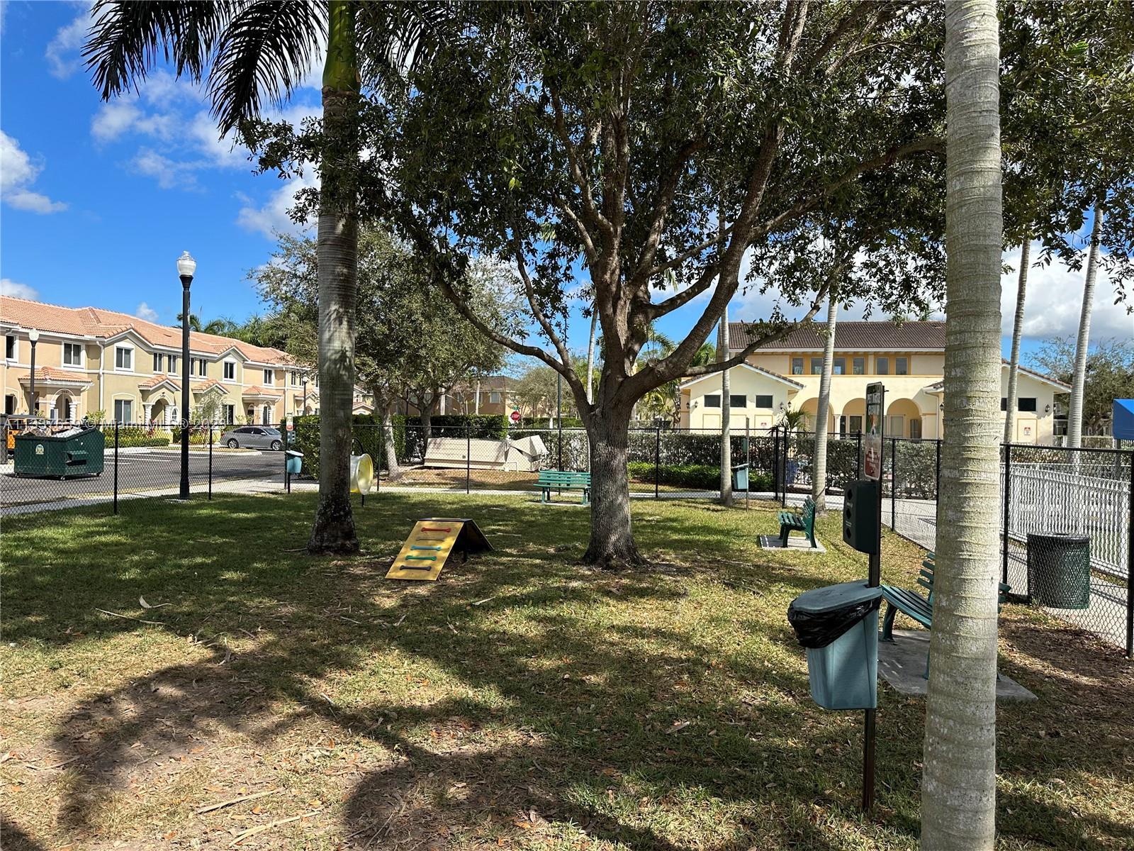 TOWNS AT SEASCAPE - Residential Lease