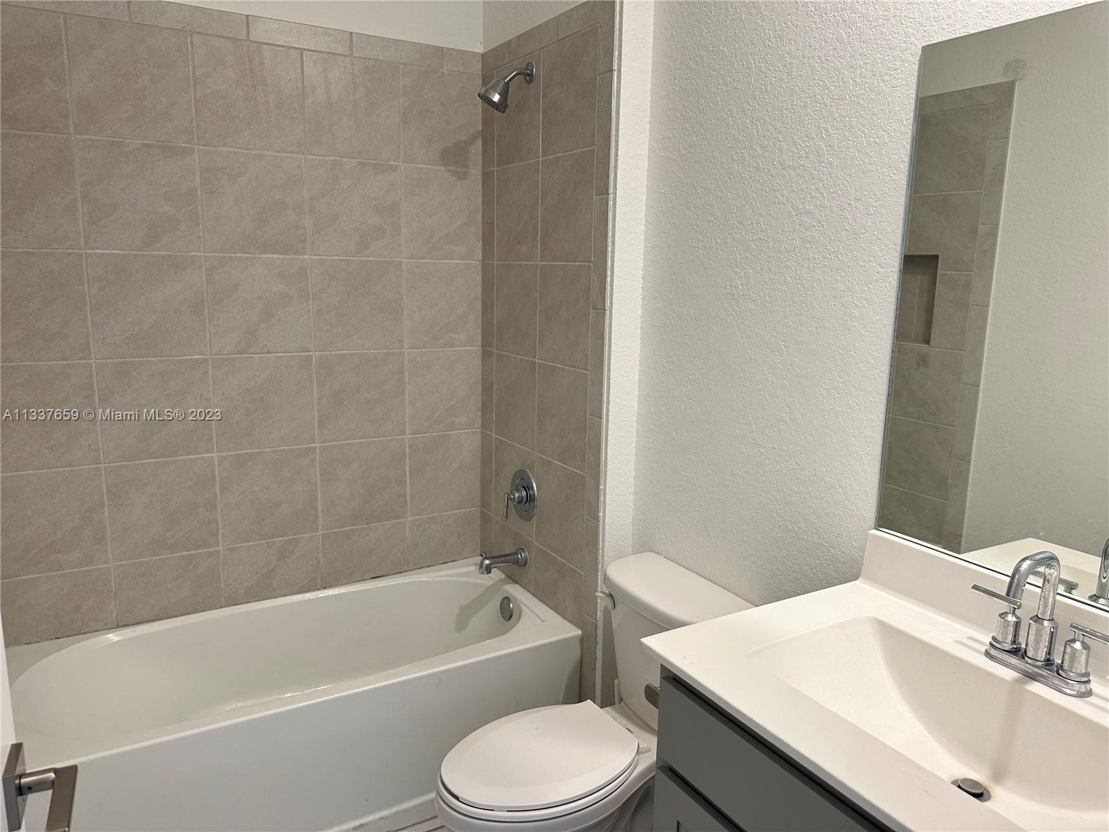 TOWNS AT SEASCAPE - Residential Lease