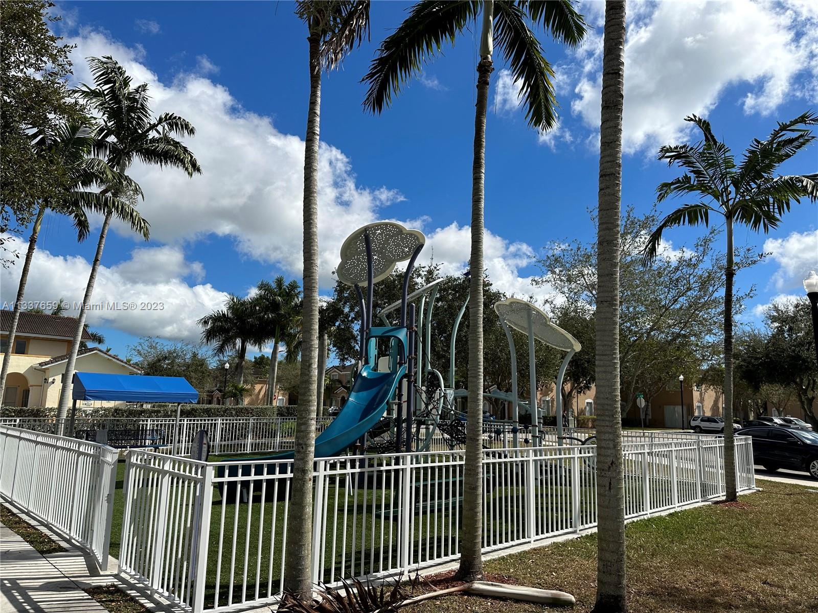 TOWNS AT SEASCAPE - Residential Lease