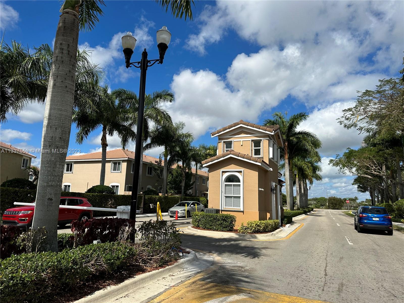 TOWNS AT SEASCAPE - Residential Lease