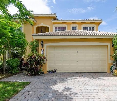 8902 SW 208th Ter Cutler Bay FL 33189