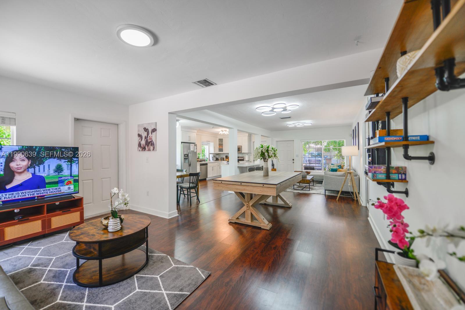 1714 Costado St 1714