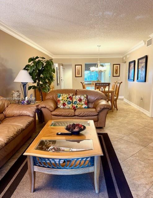 NINTH GREEN AT CRYSTAL LA - Residential