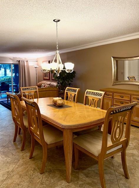 NINTH GREEN AT CRYSTAL LA - Residential