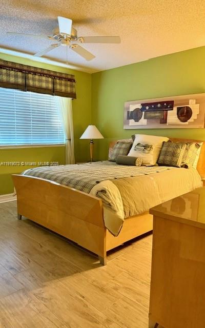 NINTH GREEN AT CRYSTAL LA - Residential