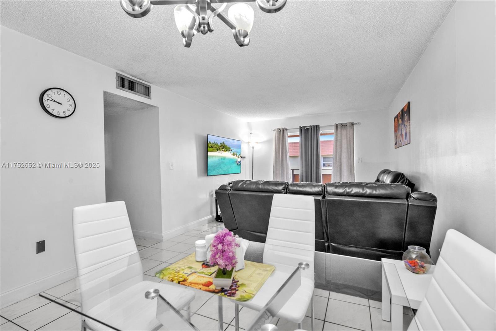 LAGO CONDO - Residential
