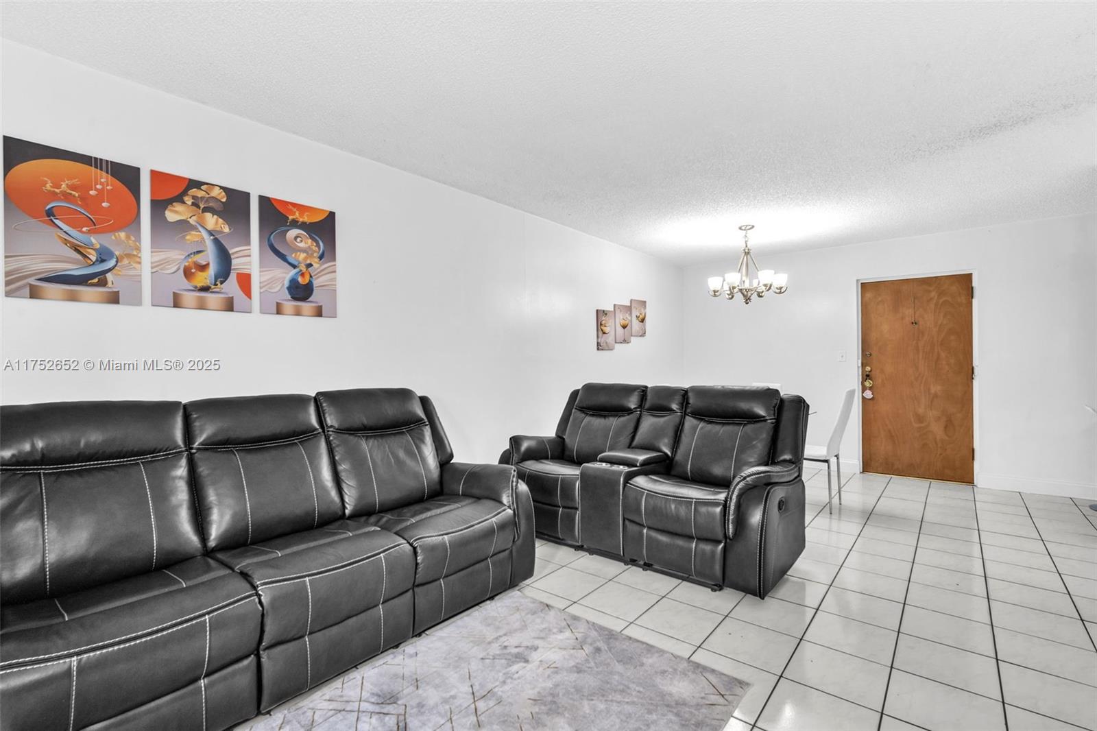 LAGO CONDO - Residential