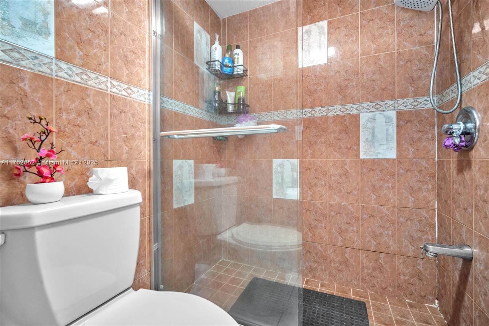LAGO CONDO - Residential