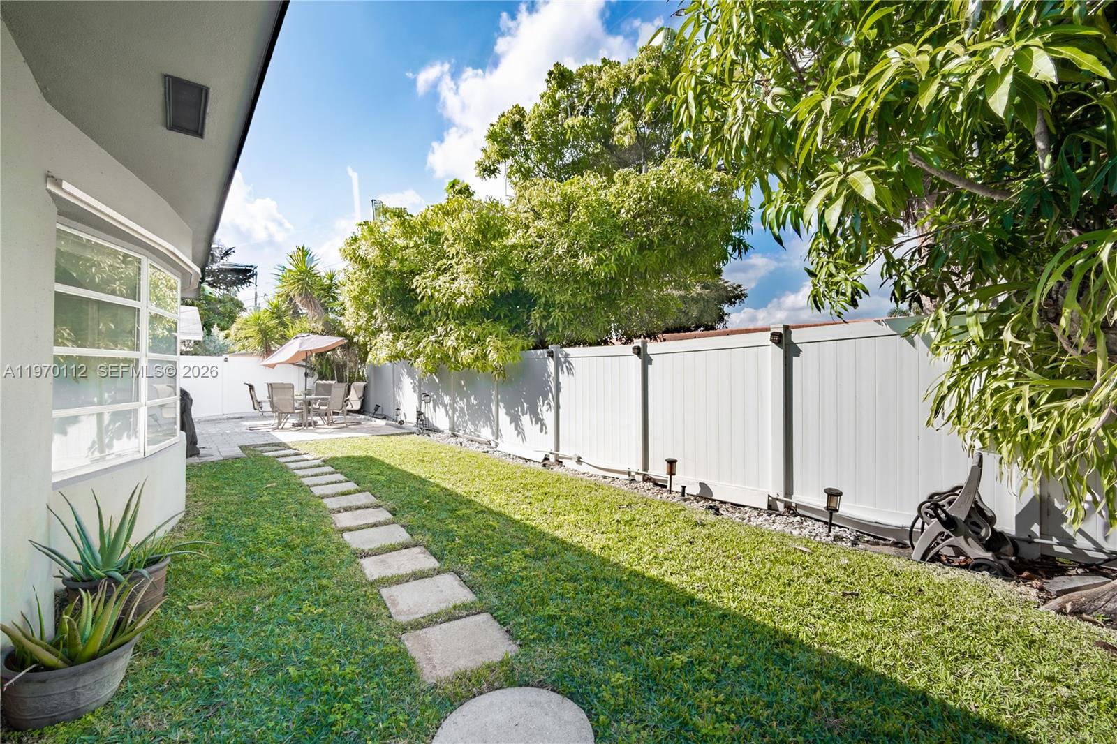 IMPERIAL POINT 1 SEC - Residential