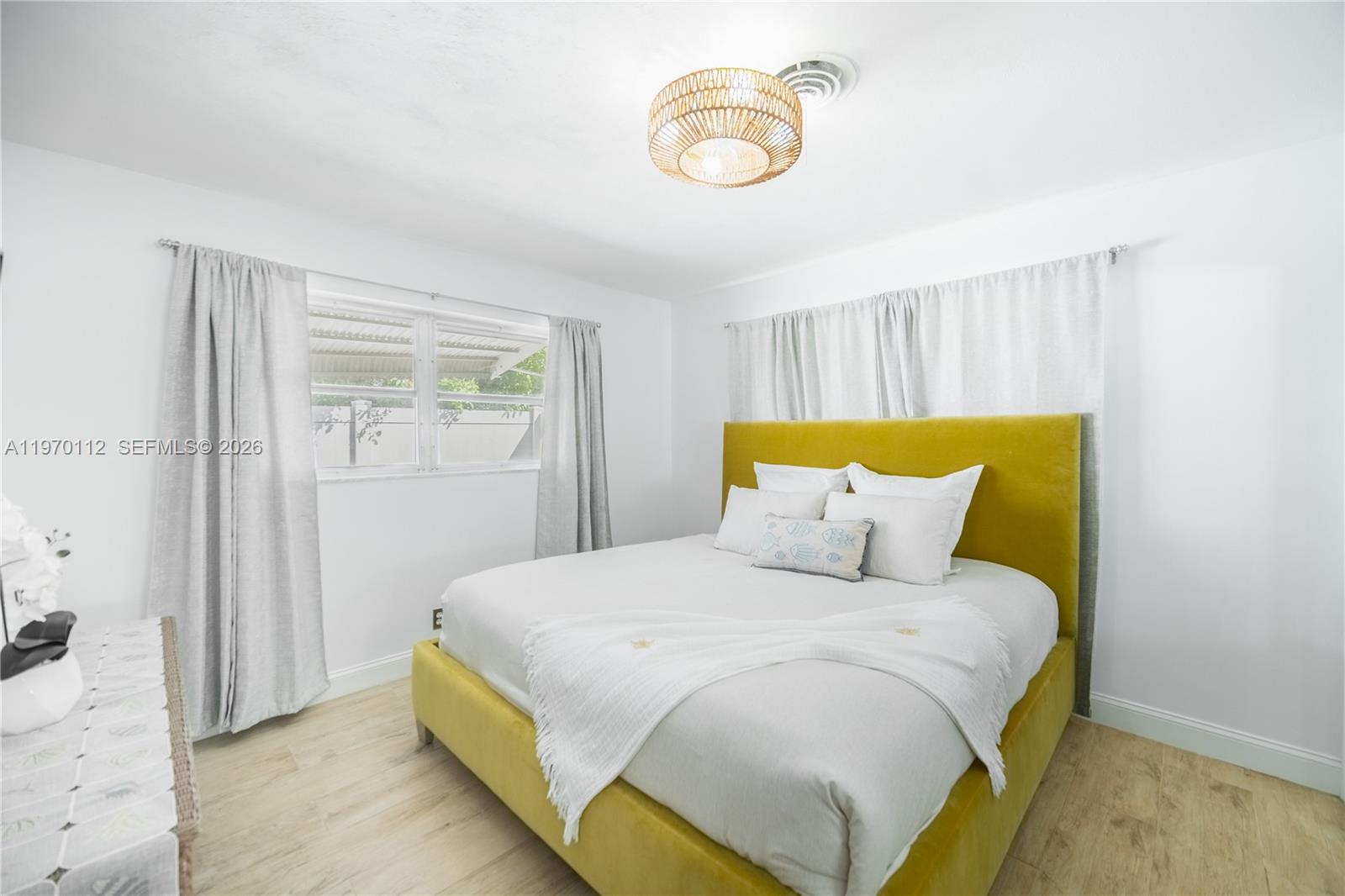 IMPERIAL POINT 1 SEC - Residential